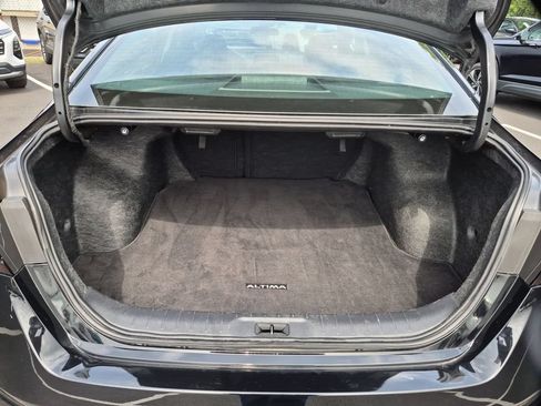 Used 2025 Nissan Altima 2.5 SV FWD image 28