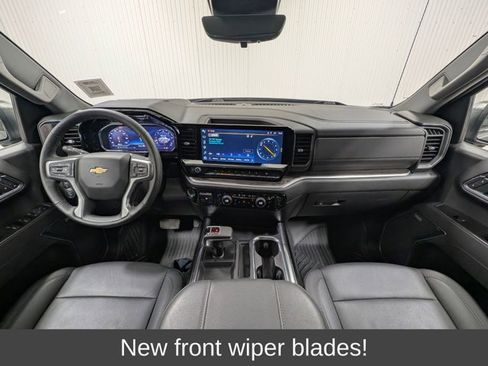 Used 2025 Chevrolet Silverado 1500 LTZ AWD/4WD image 3