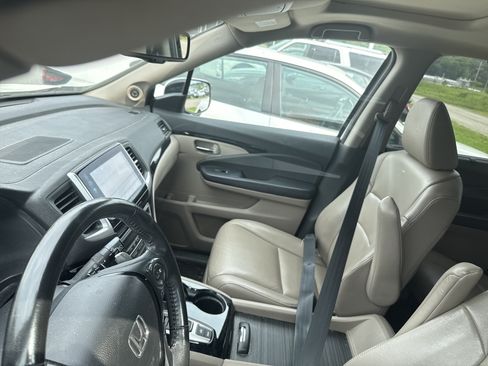 Used 2016 Honda Pilot Touring image 10