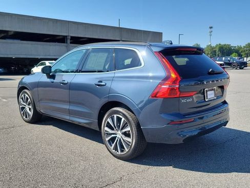 Used 2022 Volvo XC60 B5 Momentum w/ Climate Package FWD image 6
