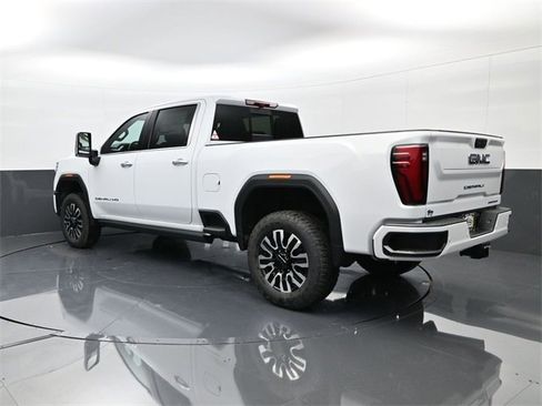 Used 2025 GMC Sierra 2500 Denali Ultimate image 7