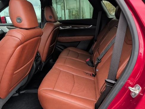 Used 2025 Cadillac XT5 Sportv w/ Technology Package image 7