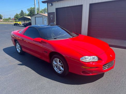 Used 2002 Chevrolet Camaro Z28 w/ Preferred Equipment Group 2 RWD image 4