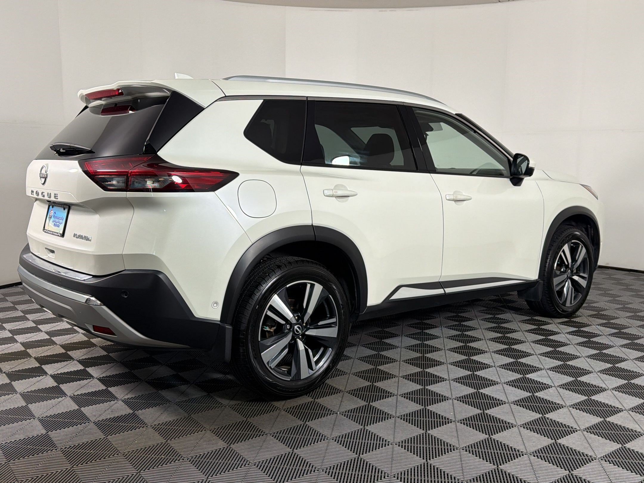 Used 2022 Nissan Rogue Platinum w/ Head-Up Display Package FWD image 7