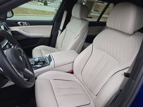 Used 2025 BMW X7 M60i image 17