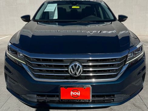 Used 2022 Volkswagen Passat 2.0T SE image 2