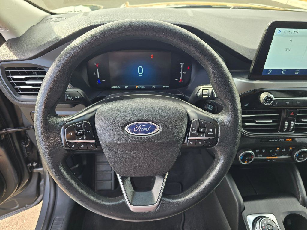 Used 2025 Ford Escape Active AWD/4WD image 17