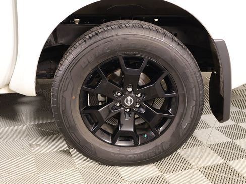 Used 2021 Nissan Frontier SV w/ Midnight Edition Floor Mats image 18