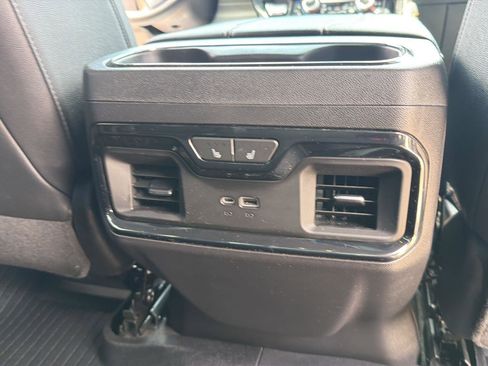 Used 2023 GMC Sierra 1500 AT4 w/ Technology Package AWD/4WD image 19
