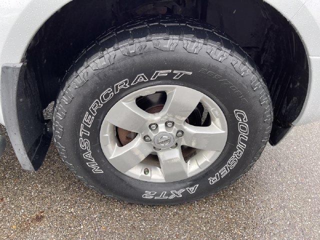 Used 2012 Nissan Frontier SV w/ SV Premium Utility Pkg AWD/4WD image 41