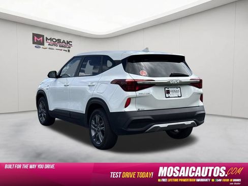 Used 2023 Kia Seltos LX AWD/4WD image 5
