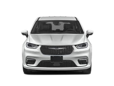 Used 2024 Chrysler Pacifica Touring-L image 7