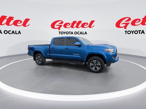 Used 2018 Toyota Tacoma TRD Sport w/ Technology Package image 2
