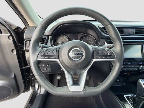 Used 2018 Nissan Rogue SV FWD image 38