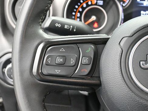 Used 2023 Jeep Gladiator Sport image 17