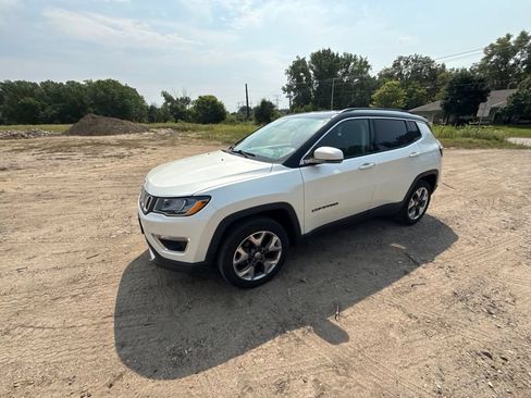 Used 2018 Jeep Compass Limited w/ Safe & Security Group AWD/4WD image 5