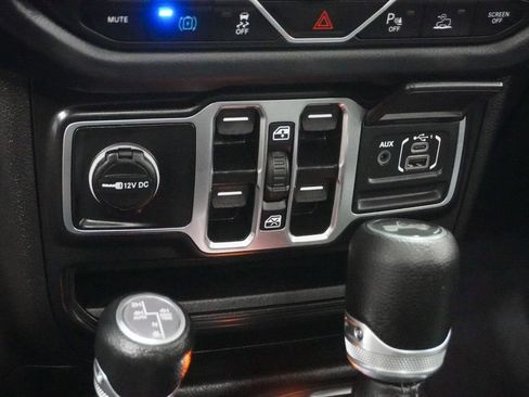 Certified 2025 Jeep Wrangler Sahara 4xe w/ Safety Group image 28