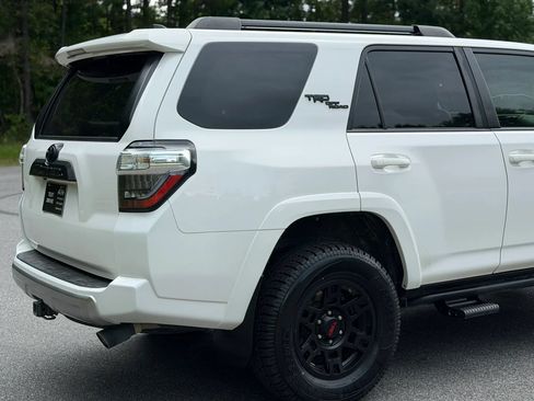 Used 2019 Toyota 4Runner TRD Off-Road Premium AWD/4WD image 9