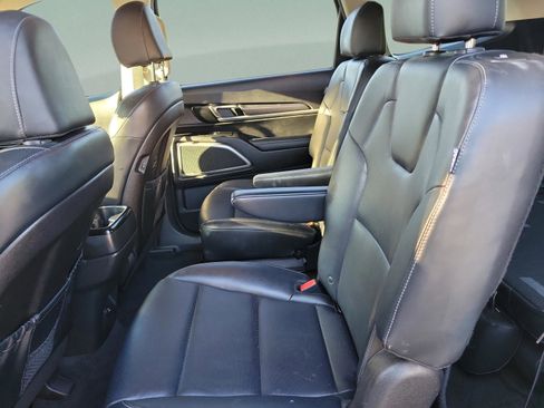 Certified 2023 Kia Telluride S FWD image 7