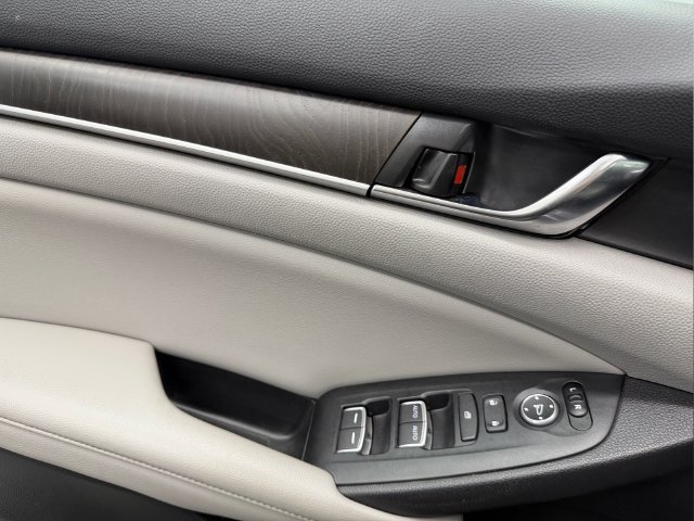 Used 2019 Honda Accord EX image 15
