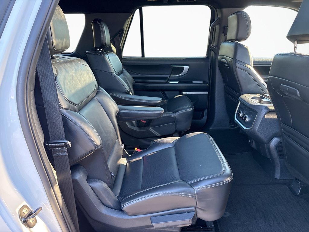 Certified 2025 Ford Expedition Max Platinum w/ Stealth Appearance Package AWD/4WD image 16