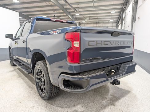 Used 2021 Chevrolet Silverado 1500 Custom w/ LPO, Blackout Package image 5