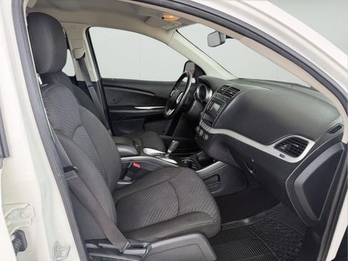 Used 2020 Dodge Journey SE w/ SE Popular Equipment Group FWD image 19