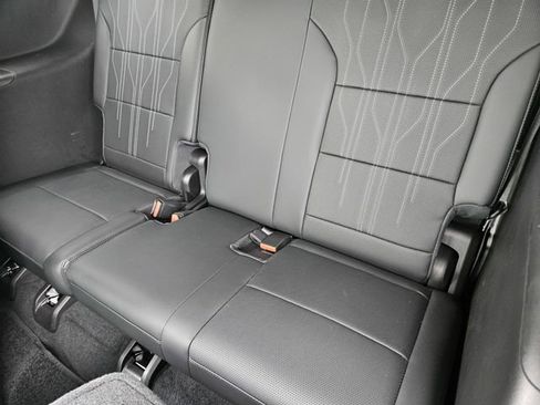 Used 2025 Buick Enclave Avenir AWD/4WD image 31