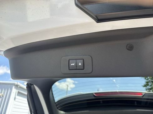 New 2025 Nissan Murano SL image 13