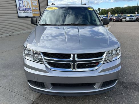 Used 2017 Dodge Journey SE w/ Flexible Seating Group FWD image 2