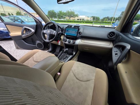 Used 2011 Toyota RAV4 2WD w/ Base L4 Extra Value Pkg image 18