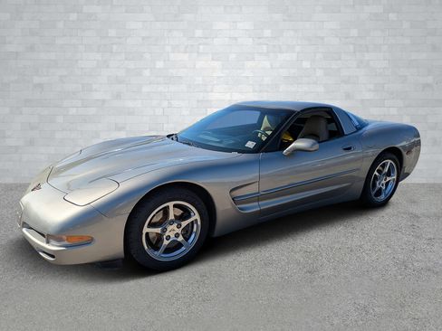 Used 2000 Chevrolet Corvette Coupe w/ Memory Pkg image 9