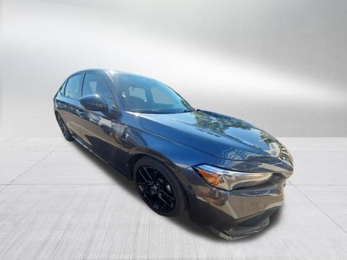 Used 2023 Honda Civic Sport image 3