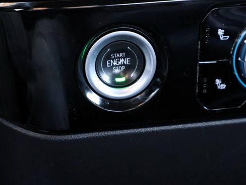 Used 2024 GMC Sierra 1500 SLT image 9