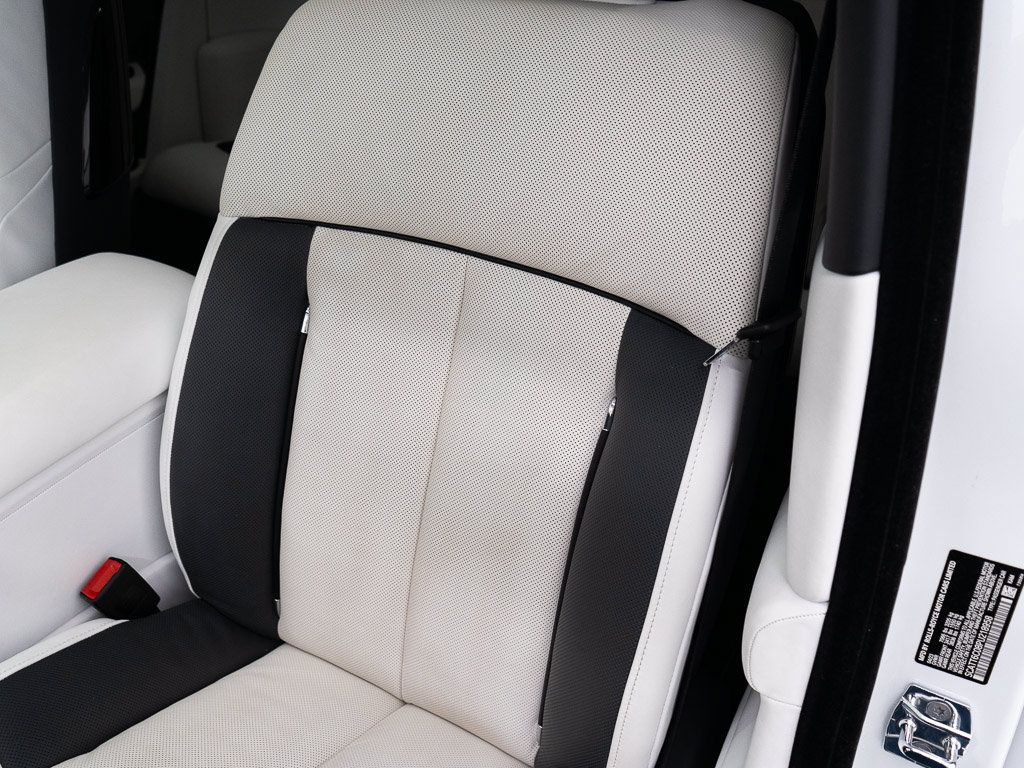 Certified 2023 Rolls-Royce Phantom Sedan RWD image 19