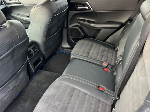 Used 2024 Mitsubishi Outlander SE image 5