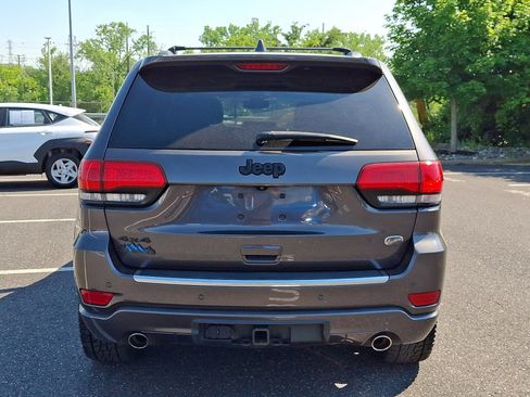 Used 2017 Jeep Grand Cherokee Overland AWD/4WD image 5