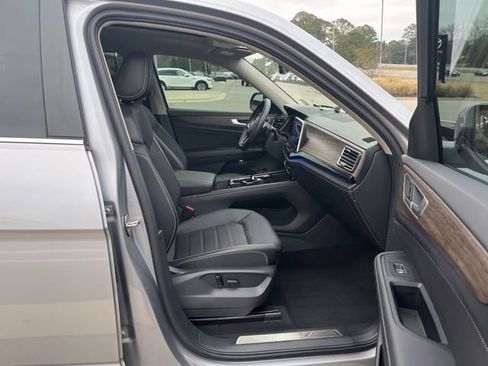 Certified 2025 Volkswagen Atlas SEL image 39