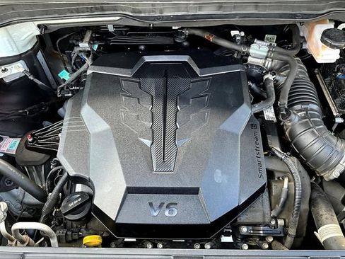 Certified 2023 Kia Carnival SX FWD image 41
