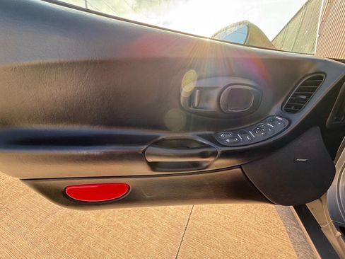 Used 2002 Chevrolet Corvette Coupe w/ Preferred Equipment Group2 image 9