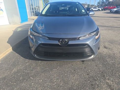 Used 2025 Toyota Corolla LE image 8