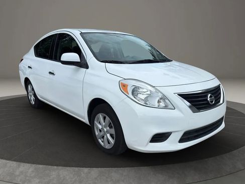 Used 2014 Nissan Versa SV w/ Convenience Package FWD image 7
