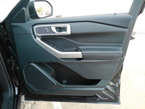 Used 2023 Ford Explorer XLT RWD image 18