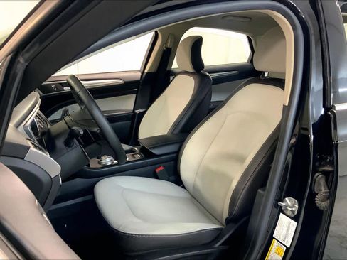 Used 2019 Ford Fusion SE w/ Equipment Group 151A image 7