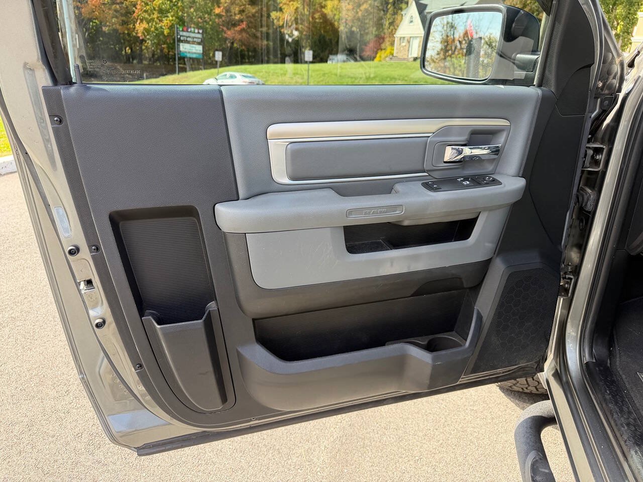 Used 2013 RAM 1500 Express AWD/4WD image 10
