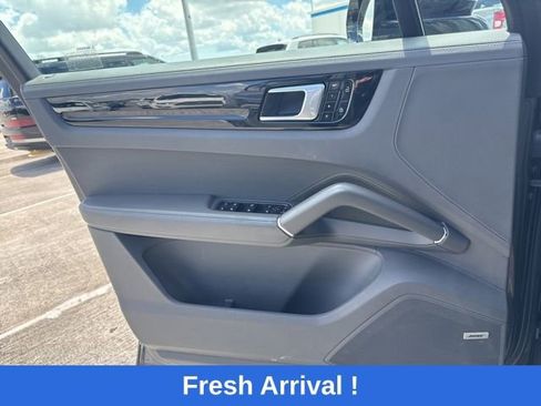 Used 2021 Porsche Cayenne GTS AWD/4WD image 11