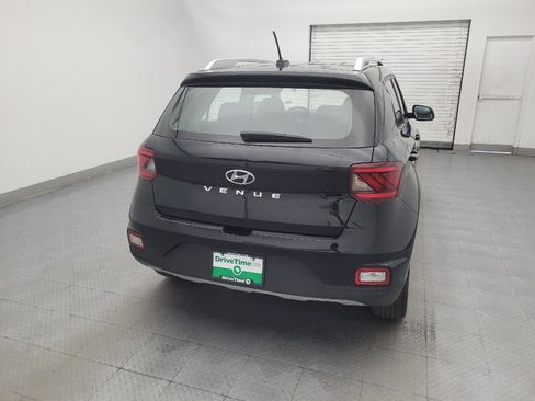Used 2025 Hyundai Venue SEL FWD image 7