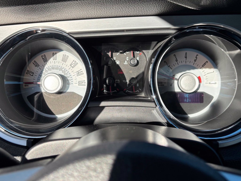 Used 2012 Ford Mustang GT Premium w/ HID Headlamps & Security Pkg RWD image 34