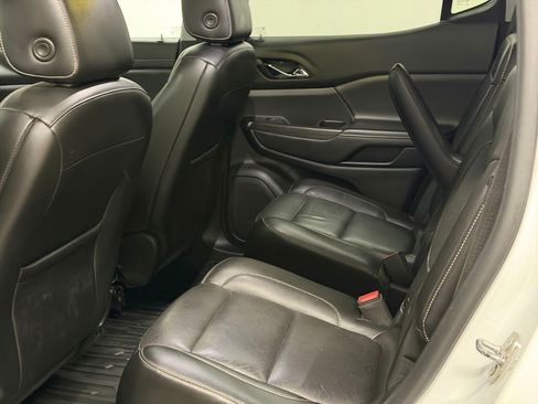 Used 2019 GMC Acadia SLT image 25