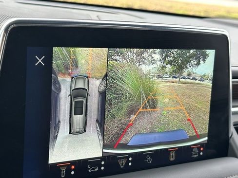 Used 2024 Chevrolet Tahoe High Country w/ Advanced Technology Package image 12